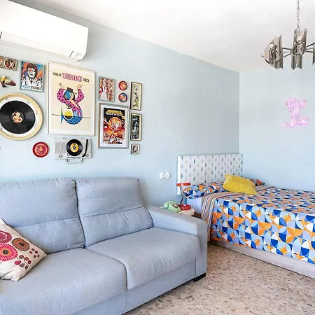 Estudio Retro Con Impresionantes Vistas - 5 Min Centro - 15 Min Playa *